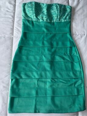 Emerald Lace Strapless Bodycon Mini Dress Built In Padded Bra Small